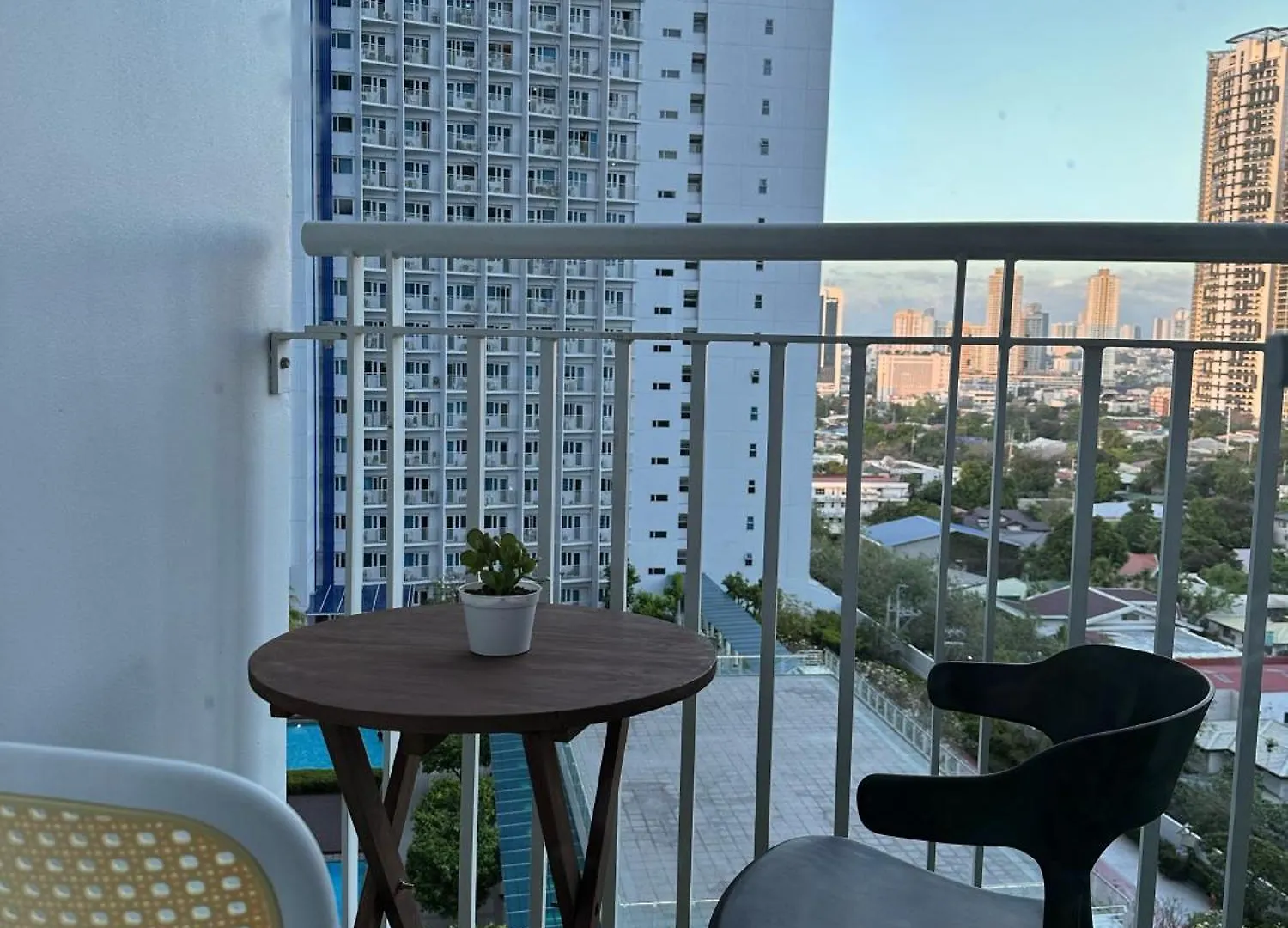 Makati Sm Jazz Residence Staycation Condo With Balcony Manila 0*,  Fülöp-szigetek