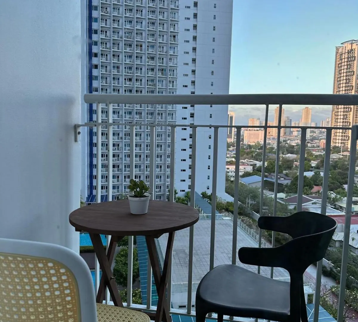 Makati Sm Jazz Residence Staycation Condo With Balcony Manila Apartment